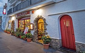 Hostal La Tina